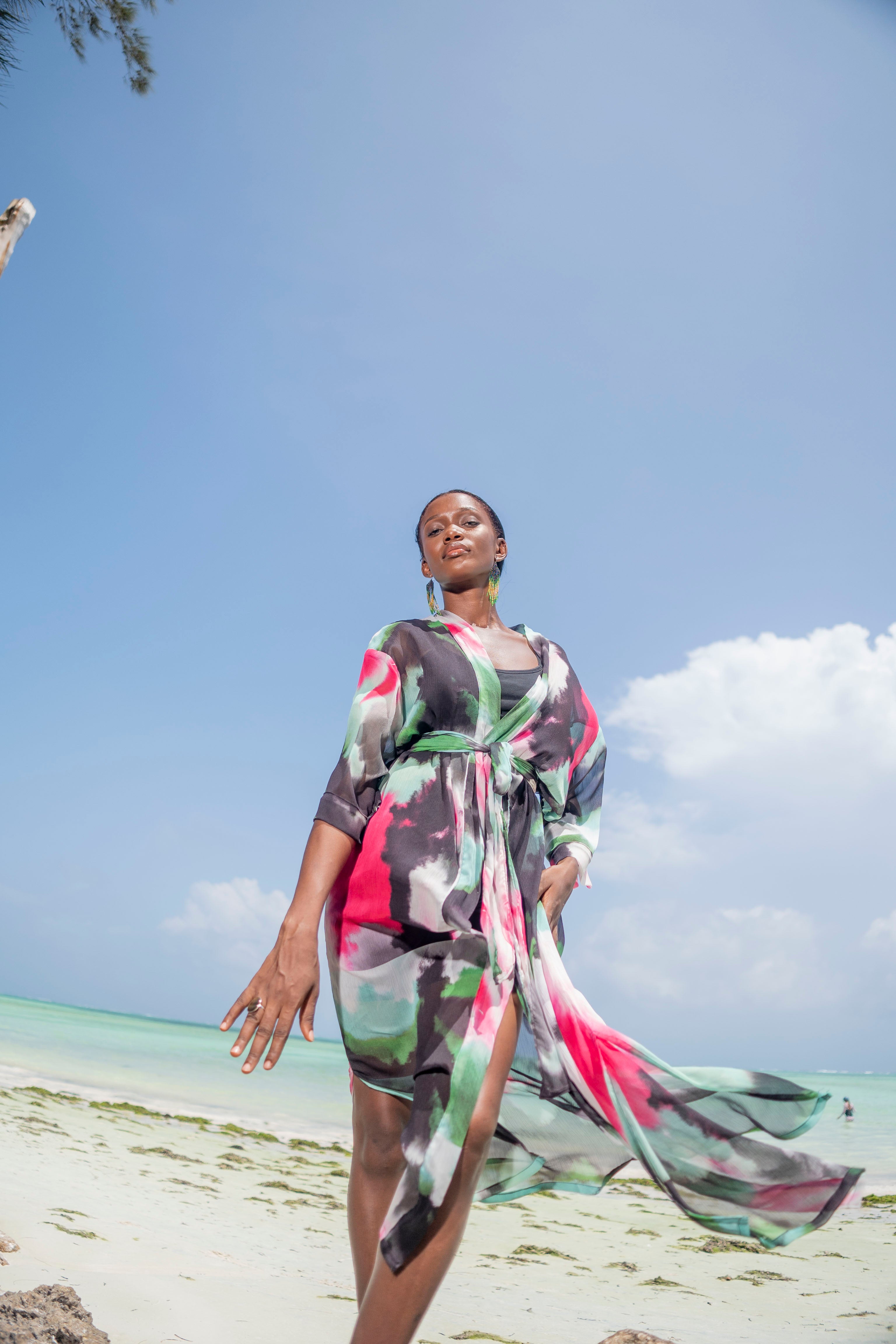 KIMONO KAFTAN: FLERFARGET RØD, LANG